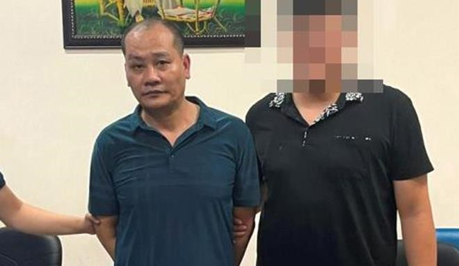Khởi tố kẻ bịt mặt, dùng súng cướp ngân hàng: Chiều 26/5, Cơ quan CSĐT Công an quận Ngô Quyền, TP Hải Phòng đã ra quyết định khởi tố vụ án, khởi tố bị can đối với Đào Anh Tuấn (SN 1973, ở phường Lê Lợi, Ngô Quyền, Hải Phòng) về tội "Cướp tài sản" và "Tàng trữ trái phép vũ khí quân dụng". Tuấn là nghi phạm gây ra vụ cướp tại phòng giao dịch một ngân hàng ở phường Lạch Tray ngày 11/5.