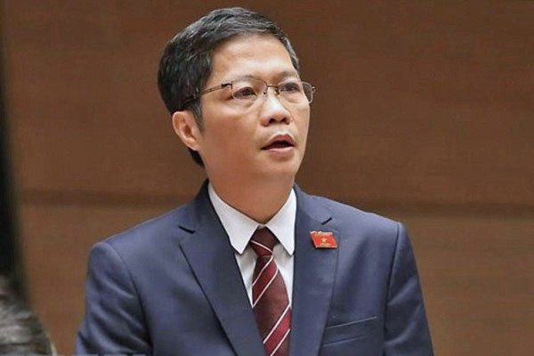 Ông Trần Tuấn Anh, sinh năm 1964, quê ở Quảng Ngãi. Ông là Ủy viên Bộ Chính trị. Chức vụ trước đó: Ủy viên Trung ương Đảng khóa XII, Bộ trưởng Bộ Công thương.