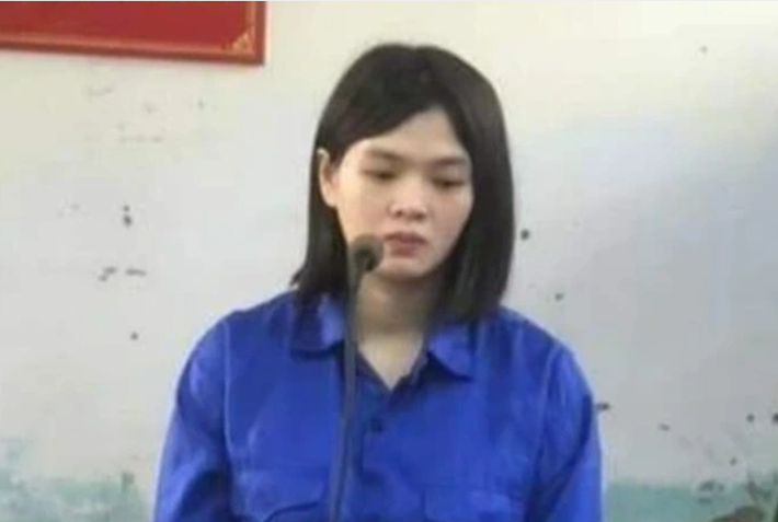 Hot girl bịa chuyện bố mất đột ngột để lừa đảo: Nguyễn Thị Thùy Duyên ( ngụ thị xã Bến Cát, tỉnh Bình Dương) bịa chuyện bố mất đột ngột có để lại một khoản tiền lớn trong ngân hàng nhằm lừa vay tiền. Với thủ đoạn này, một nạn nhân đã 16 lần chuyển tiền cho Duyên hơn 185 triệu đồng. Ngày 24/2/2023, TAND huyện Can Lộc, tỉnh Hà Tĩnh tuyên phạt bị cáo Duyên 30 tháng tù giam về tội Lừa đảo chiếm đoạt tài sản.
