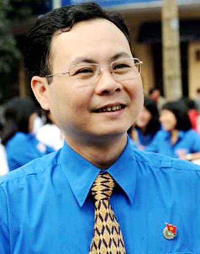 Trước khi được bổ nhiệm giữ chức Bí thư Thành ủy TP Thủ Đức, ông Hiếu từng giữ chức Bí thư Thành đoàn TP, Bí thư Quận ủy quận 2, Chủ nhiệm Ủy ban Kiểm tra Thành ủy TP, Bí thư Quận ủy quận 5.
