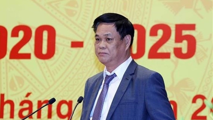 và ông Huỳnh Tấn Việt - Bí thư Đảng ủy khối các cơ quan trung ương, nguyên Bí thư Tỉnh ủy Phú Yên.