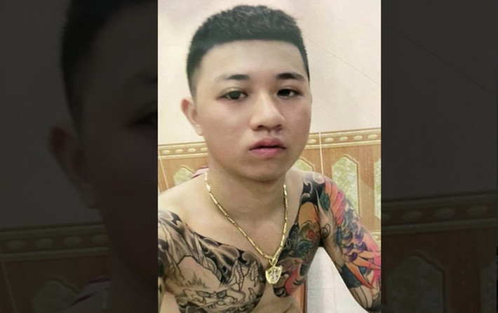 Bắt giữ đối tượng tống tiền bạn gái trên mạng bằng video nhạy cảm: Ngày 20/9/2022, Công an huyện Duy Xuyên, tỉnh Quảng Nam đã thực hiện lệnh giữ người trong trường hợp khẩn cấp đối với Đặng Văn Thêm (SN: 1999, trú Trường Sơn, huyện An Lão, Hải Phòng), về hành vi "cưỡng đoạt tài sản". Quen trên mạng xã hội rồi để lộ video hình ảnh nhạy cảm, chị M. bị Thêm lợi dụng tống tiền 3.000.000 đồng.