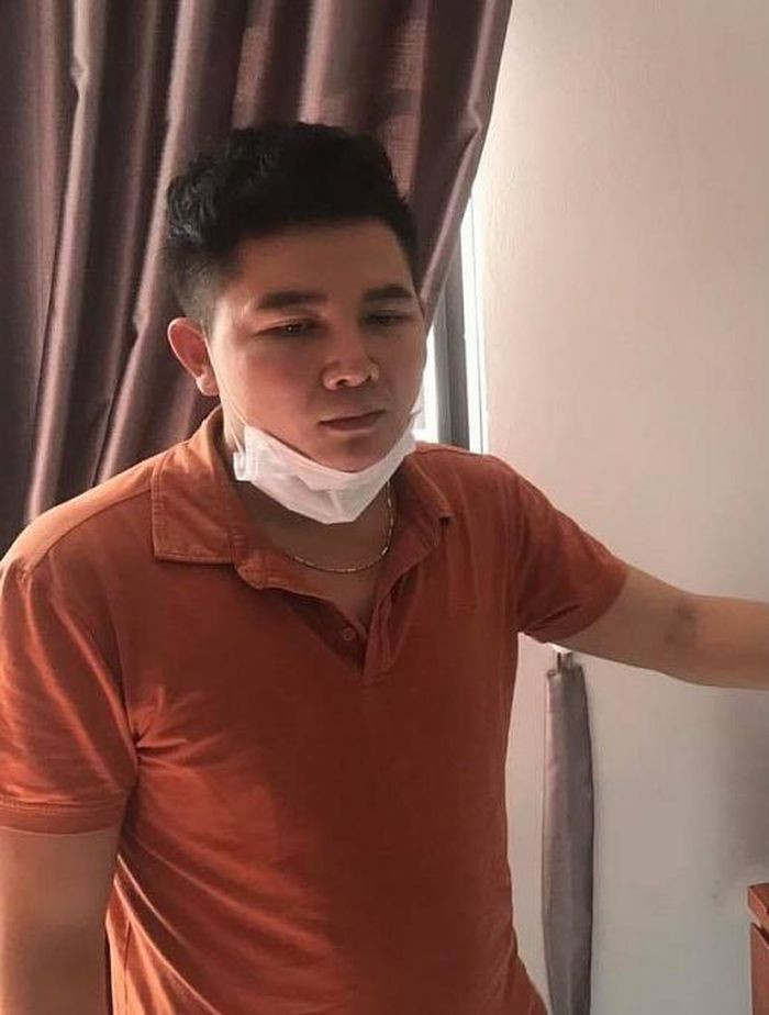 Thanh niên "chơi trội" tổ chức sinh nhật cho bạn gái bằng ma túy: Hoàng Văn Thám (SN 1995, ở Ninh Bình) đã nhờ Nguyễn Thị Kim Anh (SN 2000, trú quận Nam Từ Liêm, Hà Nội) và Đào Trọng An (SN 2002, ở Ninh Bình) mua 1 chỉ ke và 10 viên ma túy dạng kẹo để tổ chức sinh nhật cho bạn gái ở quận Bắc Từ Liêm thì bị Công an bắt giữ. Ngày 11/9, Công an quận Nam Từ Liêm đã khởi tố 3 đối tượng trên.
