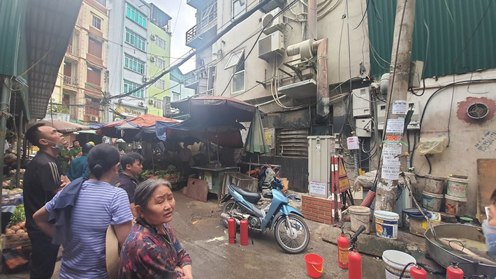 Hiện vụ cháy quán bún chả Sinh Từ đang được cơ quan chức năng điều tra, làm rõ.