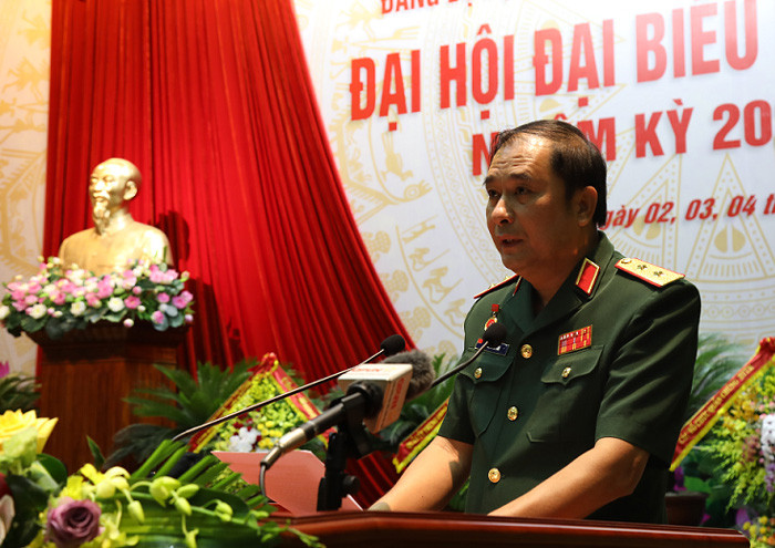 Ông từng tham gia chiến đấu bảo vệ biên giới phía Bắc từ năm 1986 đến 1988; trải qua nhiều cương vị lãnh đạo và chỉ huy các cấp trong Quân đội, là Sư đoàn trưởng Sư đoàn 316, Chỉ huy trưởng Bộ chỉ huy quân sự tỉnh Vĩnh Phúc, Phó Tư lệnh kiêm Tham mưu trưởng rồi Tư lệnh Quân khu 2. (Ảnh: Báo Chính Phủ)