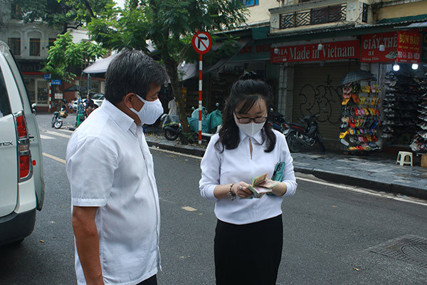 Sau khi bán hết cũng như người dân ủng hộ số tiền đã lên tới 3 triệu 650 ngàn. Theo ông Hải số tiền này sẽ được chuyển vào về TK Quỹ Vì đồng bào mang tên ĐOÀN NGỌC HẢI.
