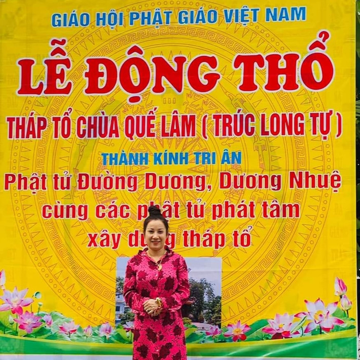 Nữ doanh nhân này còn thường xuyên đăng tải các hình ảnh đi làm từ thiện, ủng hộ người nghèo, tổ chức cầu siêu, giải hạn hoành tráng, quy mô…