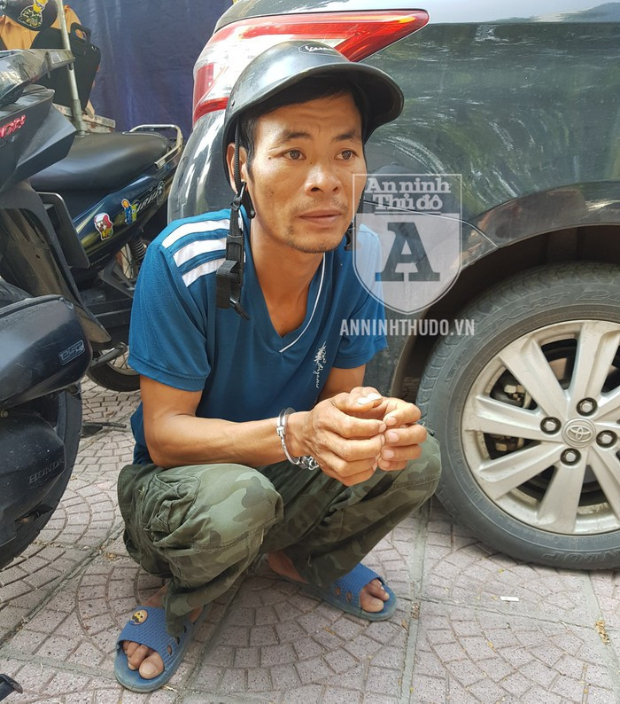 Đối tượng HIV giấu ma túy trong chỗ cực hiểm đụng ngay chốt 141: Chiều 29/9/2019, Đội CSGT số 7, Công an TP Hà Nội làm tổ trưởng, thực hiện nhiệm vụ tại ngã tư Lê Văn Lương - Hoàng Minh Giám (quận Thanh Xuân).