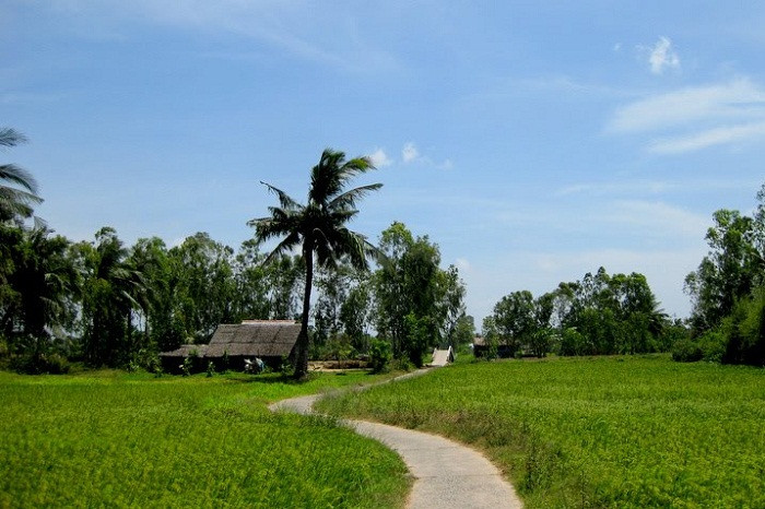 Trở về địa phương, hòa nhập vào cuộc sống bình thường, nhờ vòng tay người thân, gia đình và xã hội khi được đề bạt làm đội trưởng đội cơ động địa phương, Bửu đã nhận thức được những sai lầm của mình trước kia và quyết làm lại cuộc đời từ “hố bùn”. Trút bỏ “tấm áo” giang hồ ngày nào, Bửu bắt đầu tu chí làm lại cuộc đời khi tuổi đã gần 40. Bửu chia sẻ, khi mới ra tù, vẫn được bà con và người thân đón nhận, cảm thấy hổ thẹn với lương tâm lắm nên quyết làm người tốt. (Ảnh minh hoạ)
