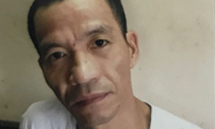 Theo tài liệu, Long có tình cảm với cô gái 22 tuổi, quê Thanh Hóa. Gã "say như điếu đổ" cô gái có gương mặt ưa nhìn nên luôn dè chừng những thanh niên xung quanh. Mỗi lần, hễ có thanh niên nào liếc nhìn người tình, Long chỉ cần quắc mắt đã khiến đối thủ sợ hãi. Sau một thời gian, Long "máy chém" phát hiện người tình "cắm sừng" mình. Gã sai đàn em theo dõi và phát hiện người yêu có tình cảm với thanh niên cùng quê Thanh Hóa.