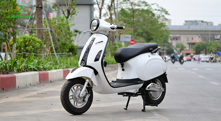 Việc phát hiện ra chiếc cặp được vất ở một nơi vắng vẻ, cách xa cung đường di chuyển của cháu H là một điều chẳng lành. Chưa kể, khi cháu H mất tích, toàn bộ tài sản cháu mang theo gồm điện thoại, xe máy điện cũng không có tăm hơi. Theo nhận định, nếu H bị sát hại để cướp tài sản thì đối tượng gây án nhiều khả năng đã đem những thứ này đi tiêu thụ. Đêm 25/10, chiếc xe và điện thoại của cháu H được tìm thấy ở hai cửa hàng khác nhau. (Ảnh minh họa, nguồn Internet)