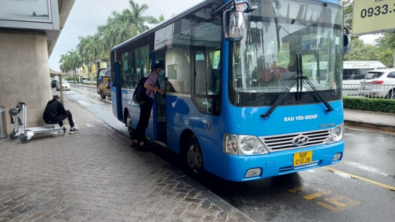 Hàng ngày H đi xe điện từ nhà ra thị trấn Thường Tín rồi gửi ở đó và bắt xe buýt lên trường. Cung đường quay về cũng vậy, lần nào muộn nhất thì khoảng 19h cô bé đã có mặt ở nhà. Thế nhưng, hôm nay đã rất muộn mà H vẫn bặt vô âm tín. Chị T nhiều lần gọi vào điện thoại của con, nhưng đáp lại chỉ là những tiếng "tút…" rất dài. (Ảnh minh họa, nguồn Internet)