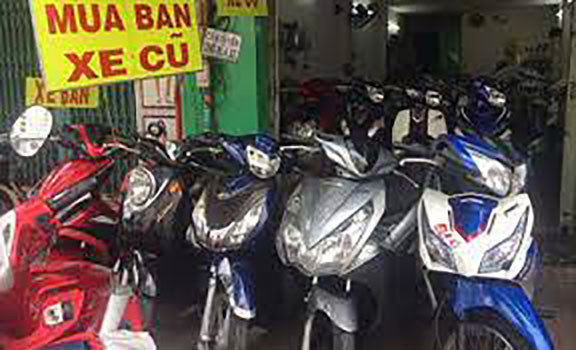 Lần theo dấu vết chiếc xe, công an cũng tìm được người mua lại chiếc xe của anh Y với giá 4 triệu đồng. Người mua xe đã cung cấp cho công an một cái tên cùng hình ảnh chụp đối tượng đem xe tới bán. Từ hình ảnh này, Công an tỉnh Lai Châu nhanh chóng xác định nghi phạm là Lù Xuân Minh (23 tuổi, trú tại Hoàng Then, Phong Thổ, Lai Châu). Sau khi vụ án xảy ra, Minh không có mặt tại địa phương, không rõ nơi trú ngụ.(Ảnh minh họa, nguồn internet)