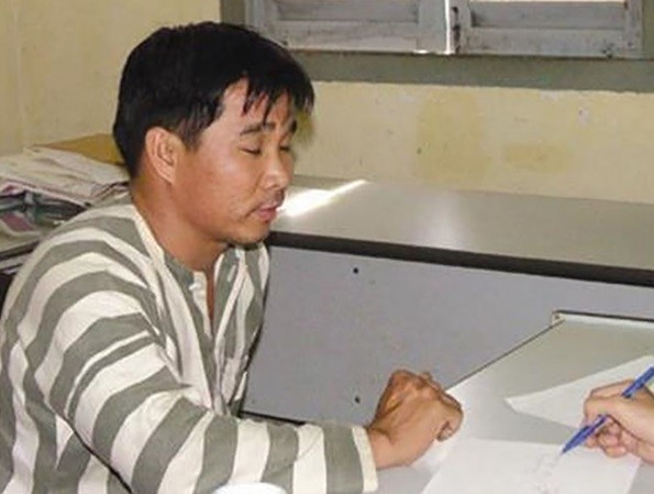 Nguồn thông tin cho hay, gần đây có một số đối tượng có ân oán cũ tìm tới và Bình “Kiểm” liên hệ mua súng để phòng thân, nhưng hành vi bị phát giác và bị bắt giữ để điều tra.