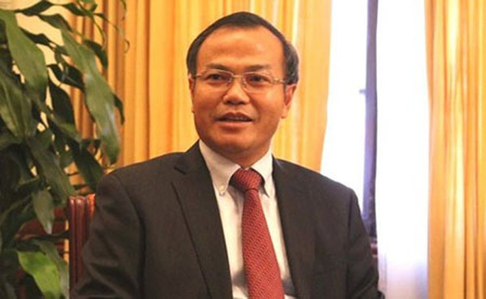 Năm 2001, ông Nam là Chuyên viên, Tổ trưởng Tổ Tin A, Văn phòng Bộ Ngoại giao, sau đó biệt phái công tác tại Văn phòng Trung ương Đảng, Thư ký Bí thư Trung ương Đảng. Năm 2003, biệt phái công tác tại Văn phòng Chính phủ (bổ nhiệm Phó Vụ trưởng từ tháng 7/2003), Thư ký Phó Thủ tướng Chính phủ. Năm 2006-2007, Phó Vụ trưởng, Phó Chánh Văn phòng Bộ Ngoại giao.