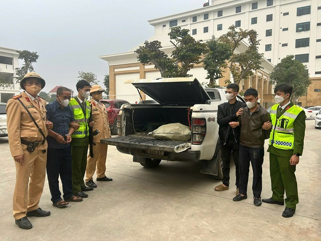 Các đối tượng hoạt động tinh vi, liều lĩnh nên Ban chuyên án họp bàn rất kỹ lưỡng, lên kế hoạch chi tiết, sẵn sàng cho các tình huống có thể xảy ra với phương châm không để đối tượng tẩu thoát, bảo đảm an toàn tuyệt đối cho lực lượng tham gia phá án và người dân; chờ thời cơ chín muồi để phá án.