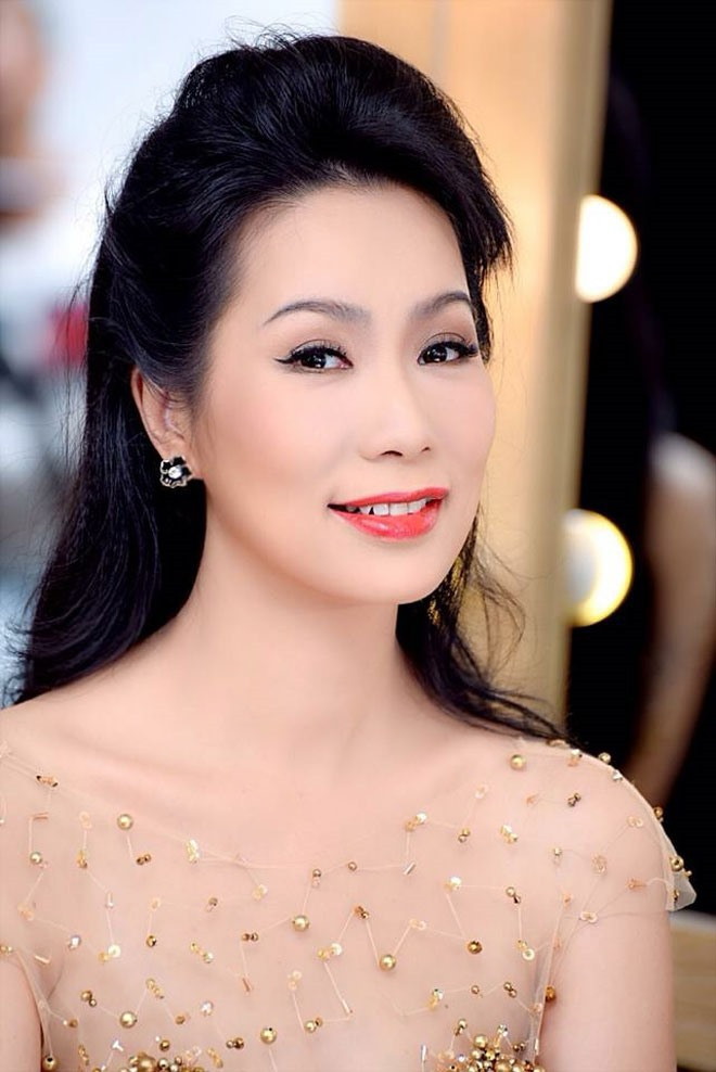 Mới đây, Trịnh Kim Chi được Uỷ ban Mặt trận Tổ quốc giới thiệu ra ứng cử Đại biểu Hội đồng nhân dân (HĐND) TP.HCM nhiệm kỳ 2021 - 2026, tại đơn vị bầu cử số 8 (Quận 6). Mục tiêu lớn nhất của chị là hoàn thành tốt nhiệm vụ của một ứng cử viên HĐND, lắng nghe thấu hiểu tình cảm của mọi người, có đề xuất vực dậy nền sân khấu nói chung, làm sao văn học nghệ thuật nước nhà phát triển …