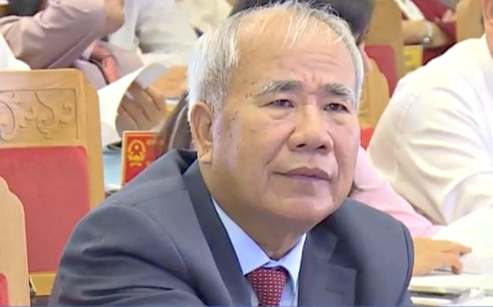 Bắt tạm giam cựu Phó Chủ tịch UBND tỉnh Khánh Hòa: Ngày 20/5, Công an tỉnh Khánh Hòa đã khởi tố bị can về tội vi phạm các quy định về quản lý đất đai, khám xét chỗ ở đối với ông Đào Công Thiên, 59 tuổi, nguyên phó chủ tịch UBND tỉnh Khánh Hòa. Ông Thiên bị khởi tố để điều tra trong vụ án hình sự vi phạm các quy định về quản lý đất đai xảy ra tại số 1 đường Trần Hưng Đạo, TP.Nha Trang (khu đất của Trường chính trị tỉnh Khánh Hòa cũ).