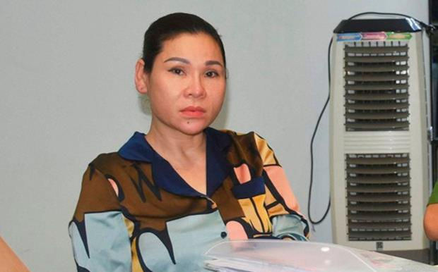 Nữ đại gia cho Thiện "Soi" vay nặng lãi bị khởi tố thêm tội: Ngày 20/5, Công an thị xã Phú Mỹ (tỉnh Bà Rịa-Vũng Tàu) đã quyết định bổ sung khởi tố bị can đối với Lâm Thị Thu Trà (SN 1974, ngụ TP Vũng Tàu) về hành vi rửa tiền. Trước đó, bị can này đã bị khởi tố và đang tạm giam về tội “Cho vay lãi nặng trong giao dịch dân sự”.