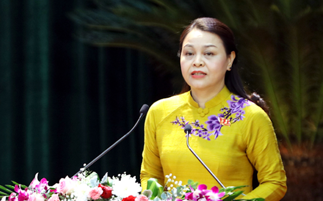Bí thư Ninh Bình Nguyễn Thị Thu Hà cam kết, nếu được tiếp tục tín nhiệm làm ĐBQH khóa XV bà sẽ góp phần thể chế hóa các chủ trương của Đảng trong xây dựng hệ thống chính trị, nhất là xây dựng đội ngũ cán bộ các cấp. Ngoài ra, bà Hà cũng mong muốn góp phần xây dựng hệ thống luật pháp, chính sách, cơ chế, đặc biệt là các chính sách thúc đẩy tăng trưởng, phát triển và chính sách chăm lo đời sống nhân dân.