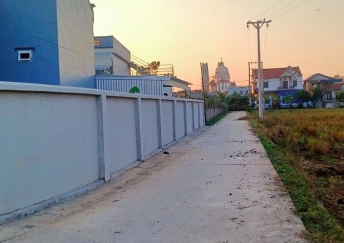 Cựu chủ tịch xã vì "hô biến" gần 13.000 m2 đất trồng lúa thành đất ở: Ngày 3/12, Công an tỉnh Thái Bình đã khởi tố bị can ông Nguyễn Văn Quý (57 tuổi, nguyên là Chủ tịch UBND xã Minh Tân, giai đoạn 2012 đến năm 2018). Ông Qúy trong thời gian đương chức đã chuyển đổi sai quy định gần 13.000 m2 đất ruộng thành đất ở.
