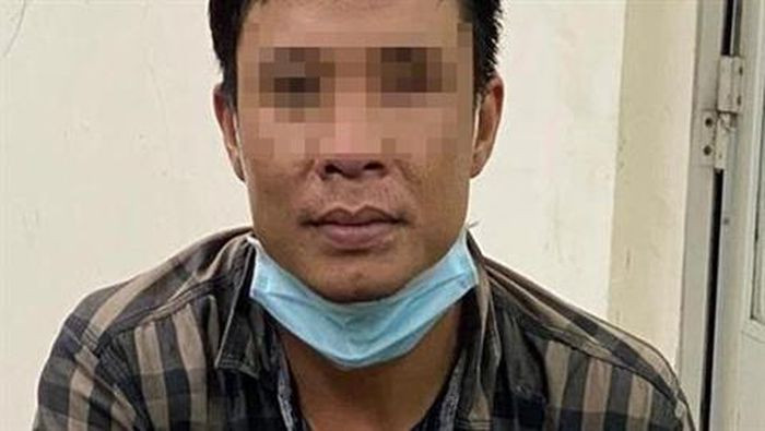 3 giờ sáng dụ bé gái sang phòng trọ giở trò đồi bại: Huỳnh Đức Em (32 tuổi, Nhơn Trạch, Đồng Nai) đã dụ đỗ V.T.K.T (15 tuổi) là hàng xóm sang nhà để thực hiện hành vi đồi bại. Tuy nhiên, sự việc đã bị mẹ cháu bé phát hiện. Ngày 17/4, Em bị Công an huyện Nhơn Trạch tạm giữ.