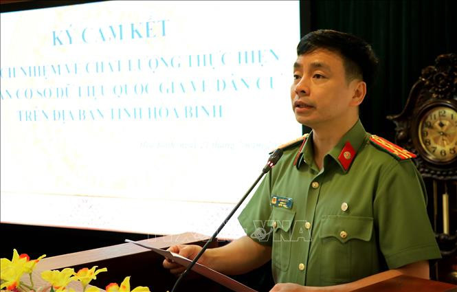 Đại tá Minh từng bày tỏ, cuộc chiến với những tên tội phạm sử dụng công nghệ cao gây án nóng bỏng và vô cùng gian khó, nhưng dẫu khó khăn như nào, thì ông cùng với những đồng đội luôn trong tâm thế chủ động, sẵn sàng đập tan những tổ chức tội phạm “tàng hình”, góp phần đảm bảo an ninh thông tin, an ninh kinh tế của đất nước. (Ảnh: TTXVN)