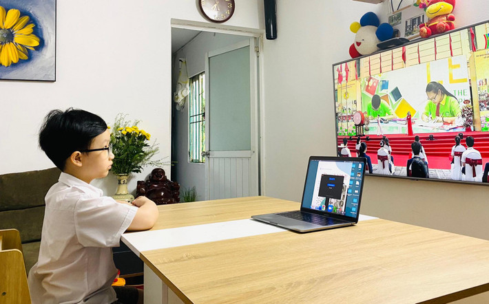 Sau khi kết thúc lễ khai giang trực tuyến, nhiều trường bắt đầu ngay vào công tác triển khai nhiệm vụ năm học mới.