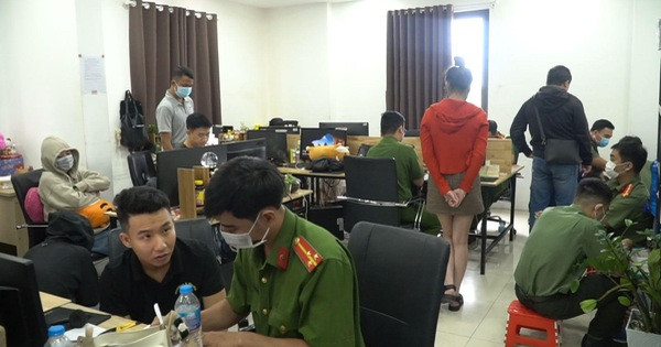 Liên quan đến vụ ghép ảnh nhạy cảm để đòi nợ xảy ra tại Công ty Luật TNHH Power Law, Cơ quan Cảnh sát điều tra Công an quận 12, TP HCM, đã khởi tố bị can đối với 13 người về tội Vu khống.