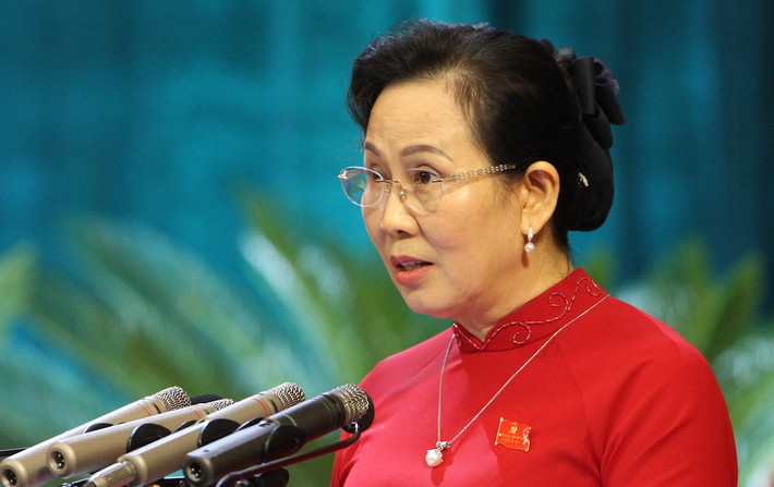 Bà Lê Thị Thủy (SN 1964, quê Nghệ An) tái giữ chức bí thư Tỉnh ủy Hà Nam ngày 21/9. Bà Thủy từng là ủy viên Ban chấp hành Đảng bộ khối các cơ quan trung ương, ủy viên Ban cán sự Đảng, bí thư Đảng ủy Thanh tra Chính phủ, nguyên phó tổng Thanh tra Chính phủ, phó chủ nhiệm Ủy ban Kiểm tra Trung ương Đảng Cộng sản Việt Nam. Tháng 9/2019, bà được điều động về Hà Nam giữ chức bí thư Tỉnh ủy.