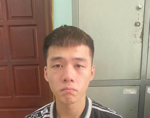 6. Tài xế xe ôm công nghệ bị dí dao vào cổ cướp xe máy: Ngày 14/10, Công an quận Bắc Từ Liêm, Hà Nội cho biết đã bắt giữ Nguyễn Đức Huy (SN 1996 trú tại Ba Đình) để điều tra hành vi cướp xe máy của xe ôm công nghệ. Huy khai nhận do không có nghề nghiệp, thường xuyên chơi game online, thiếu tiền tiêu xài nên đã cướp xe của anh Nguyễn Tiến N. (SN 1996, trú tại Lạng Sơn; là xe ôm công nghệ Grab) vào rạng sáng 4/10.