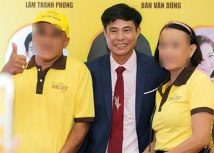 Các bị can quy ước F0 giới thiệu được một người tham gia là F1, thì F0 được hưởng 10% số tiền mà F1 nộp vào công ty (10% của 3 triệu đồng là 300.000 đồng). F1 giới thiệu được người tham gia trực tiếp dưới mình là F2, thì F0 được hưởng 0,5% số tiền F2 nộp (0,5% của 3 triệu là 15.000 đồng). Còn F1 được hưởng hoa hồng trực tiếp của F2 và không giới hạn số lượng F2.