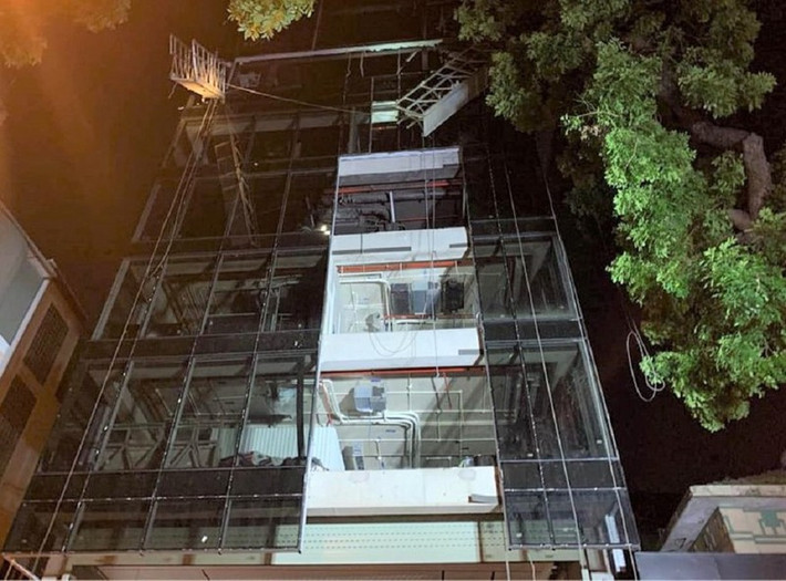 4 người tử vong trong vụ sập giàn giáo ở Hà Nội: Khoảng 20h tối 30/7/2020, nhóm công nhân trên dùng thang tời để sửa sang phần kiến trúc bên ngoài của một khách sạn trên phố Nguyễn Công Trứ, Hà Nội. Sự cố bất ngờ xảy ra khi thang bị gãy đôi, nhiều người rơi xuống dưới.