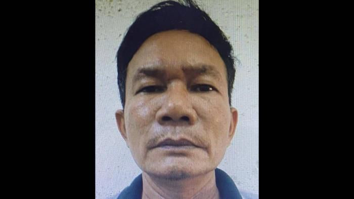 Ghen tuông, chồng dùng dao đâm vợ trọng thương: Do nghi ngờ vợ ngoại tình, sau khi uống bia, Lê Văn Tám (53 tuổi, quê Phú Yên) dùng đao đâm vào cổ vợ là chị N.T.K.Th. (47 tuổi, trú quận Bình Thạnh, TP.HCM) trọng thương. Nhờ cấp cứu kịp thời, chị Th. đã may mắn được cứu sống. Ngày 9/12, Công an quận Bình Thạnh cho biết vừa chuyển hồ sơ sang Viện Kiểm sát nhân dân cùng cấp để truy tố Tám.