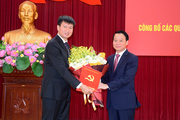 Từ 4/2010 - 8/2011, ông làm Phó Giám đốc Sở Nông nghiệp và Phát triển nông thôn tỉnh; rồi làm Phó Chánh văn phòng, Chánh văn phòng UBND tỉnh Yên Bái đến 9/2015.
