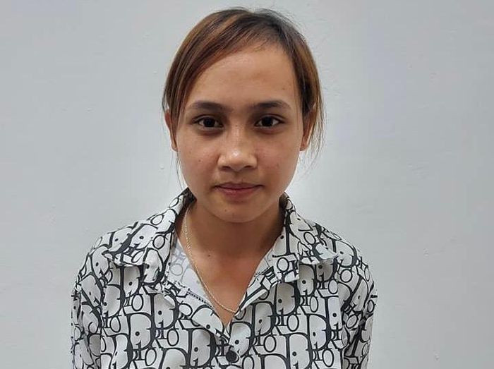Xin ở nhờ, nửa đêm 'rút ruột' hơn 40 triệu đồng của cô ruột: Nguyễn Thị Hiền (SN 1999, trú huyện Tân Kỳ, tỉnh Nghệ An) xin ở nhờ, nửa đêm trộm hơn 40 triệu đồng của cô ruột rồi thuê nhà trọ cất giấu. Vào cuộc điều tra, Công an xác định Hiền chính là thủ phạm. Đối tượng khai, thời gian sống trong nhà bà T. Hiền đã quan sát và biết được vị trí và "quy luật" cất tiền của người cô ruột nên đã ăn trộm. Ngày 6/7, Hiền bị Công an huyện Anh Sơn tạm giữ để điều tra.