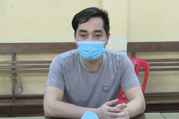 Truy tố bệnh nhân 3051 vì làm lây lan dịch COVID-19: Đào Duy Tùng (SN 1989, ở TP.Hải Dương) xuất cảnh và lưu trú tại thủ đô Viêng Chăn (Lào) là nơi đang có dịch COVID-19. Tùng đã tiếp xúc với nhiều bệnh nhân nhiễm bệnh COVID-19. Khi trở về Nam Nam Tùng không tuân thủ quy định khai báo và cách ly y tế đối với trường hợp nhập cảnh trở về từ vùng có dịch và làm lây lan dịch bệnh. Ngày 1/7, Tùng bị Viện Kiểm sát Nhân dân TP.Hải Dương truy tố bị can.