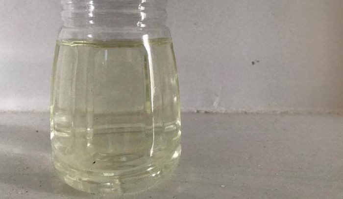 Bé 19 tháng tuổi tử vong sau khi uống nhầm dầu hỏa trong chai: Ngày 24/7, cháu bé 19 tháng tuổi tuổi ở xã Diễn Trung, huyện Diễn Châu, Nghệ An trong lúc đang chơi ở nhà thì uống nhầm dầu hỏa đựng trong chai. Người thân đã ngay lập tức đưa cháu đến bệnh viện cấp cứu. Tuy nhiên, sau 2 ngày điều trị tích cực, cháu đã tự̉ voṇg.