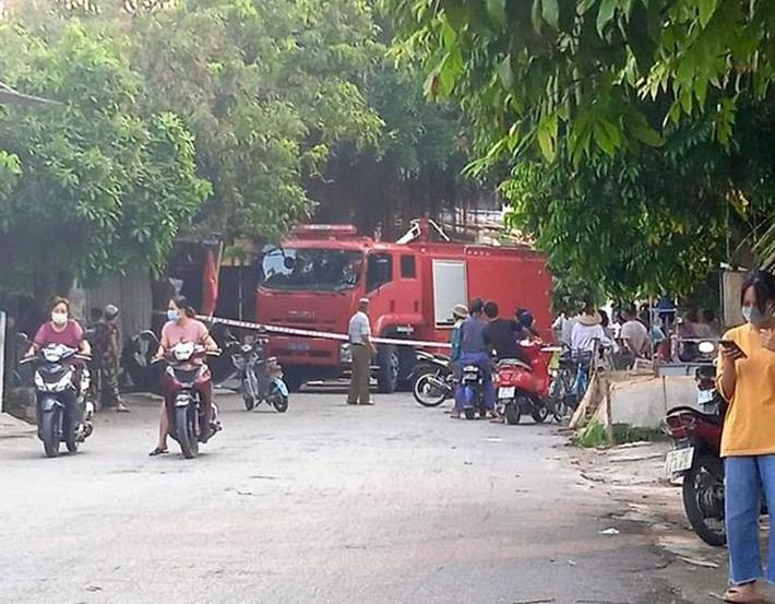 Hỏa hoạn cửa hàng tạp hóa, 2 vợ chồng tử vong: Khoảng 1h30 ngày 26/7, tại cửa hàng tạp hóa của vợ chồng ông Phạm Trung Nhỡ và bà Trịnh Thị San (huyện Vĩnh Bảo, TP Hải Phòng) đã xảy ra vụ cháy. Khoảng 4h cùng ngày, đám cháy được dập tắt, hậu quả khiến ông Nhỡ và bà San đã tử vong.