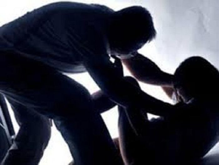 Sự thật thông tin nhóm đối tượng hiếp dâm, vứt xác 3 cô gái xuống sông: Ngày 26/7, Công an tỉnh Đồng Tháp thông tin trên trang mạng xã hội, đăng bài viết có tiêu đề "Khẩn cấp truy nã nhóm đối tượng hiếp dâm, giết hại rồi vứt xác 3 cô gái xuống sông Cầu Đúc" là giả mạo và hoàn toàn sai sự thật. Vụ việc đang được cơ quan chức năng làm rõ.