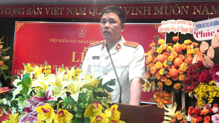 Tân Viện trưởng Viện KSND TP HCM Nguyễn Đức Thái cho biết, TP HCM là địa bàn lớn, ông nhận thức trách nhiệm nặng nề trong thời gian tới. Ông Thái hứa sẽ cố gắng và xin lĩnh hội toàn bộ phát biểu giao nhiệm vụ của Viện trưởng Viện KSND tối cao.