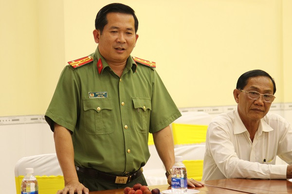 Ngoài ra, công tác đấu tranh với tội phạm hoạt động theo băng, nhóm được triển khai bài bản, quyết liệt, triệt xóa, làm tan rã 70 nhóm. Đáng chú ý, các lực lượng thuộc công an tỉnh đã triệt phá nhiều đường dây tội phạm đánh bạc qua mạng quy mô lớn, với số tiền giao dịch hàng chục nghìn tỷ đồng. Công tác phòng, chống tội phạm về ma túy, tội phạm và vi phạm pháp luật về kinh tế, tham nhũng, môi trường cũng đạt hiệu quả cao hơn năm 2021, được Bộ Công an, các cấp, ngành trên địa bàn tỉnh đánh giá cao.