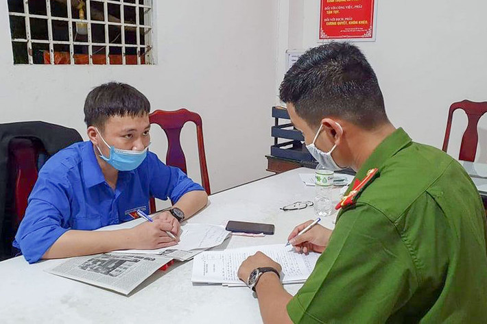 Ngày 30/8, An đã giả danh phóng viên của một kênh truyền hình mong được hỗ trợ lưu trú. An được bố trí ở một khách sạn ở phường An Hải Bắc (quận Sơn Trà). Tại đây, An đã lừa chủ khách sạn này hàng chục triệu đồng. Sau đó, An đi khỏi khách sạn và không liên lạc được. Tại cơ quan công an, An thừa nhận mình không có nghề nghiệp ổn định, sống lang thang, do thiếu tiền tiêu xài nên lừa chủ khách sạn.