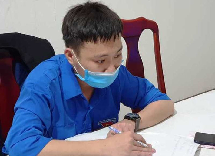Giả danh Đại biểu Quốc hội lừa tiền của chủ khách sạn: Ngày 3/9, Công an quận Sơn Trà (Đà Nẵng) cho biết, đang tạm giữ Trần Phước An (26 tuổi, quê Tiền Giang) và hoàn tất hồ sơ khởi tố nghi phạm này về tội lừa đảo chiếm đoạt tài sản.
