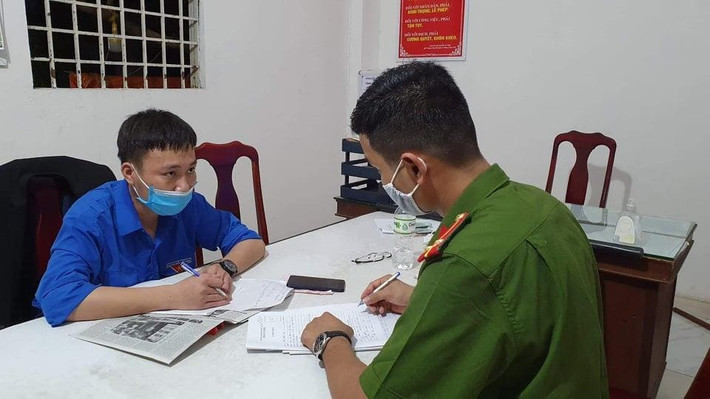 6. Giả danh đại biểu Quốc hội và phóng viên để lừa đảo: Ngày 2/9, Công an phường An Hải Bắc, quận Sơn Trà, TP. Đà Nẵng cho biết, đơn vị này vừa bắt giữ đối tượng Trần Phước An (SN 1994, trú tỉnh Tiền Giang) để điều tra hành vi lừa đảo chiếm đoạt tài sản. Tại cơ quan điều tra, An cho biết vì không có tiền tiêu xài nên nảy sinh ý định giả danh phóng viên, đại biểu Quốc hội để lừa tiền của các chủ khách sạn.