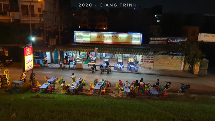 Các quán bia dọc đê cũng rơi vào tình trạng tương tự