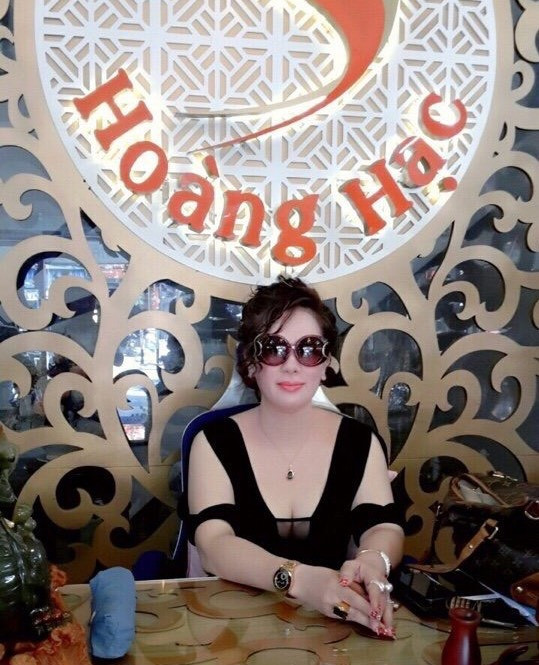 Khi vay tiền, bà Loan nói mục đích vay là để đáo hạn ngân hàng, làm giấy phép khai thác cát. Ngoài ra, bà này còn chơi hụi và hốt dây hụi, bỏ đi.