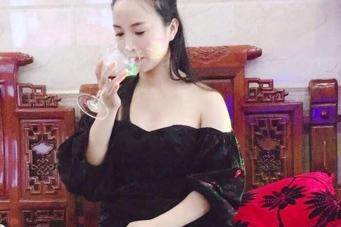 3. Khởi tố "bà trùm" điều hành đường dây lô đề 126 tỷ đồng: Ngày 13/9, Cơ quan CSĐT Công an tỉnh Nghệ An đã khởi tố vụ án, khởi tố bị can Phan Thị Trang (31 tuổi, trú khối 6, phường Đội Cung, TP Vinh, Nghệ An) và 9 người khác về tội tổ chức đánh bạc. Để qua mặt lực lượng chức năng, thường ngày Trang vẫn cùng chồng thức khuya dậy sớm làm bánh mướt để bán cho khách.