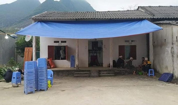 Nghi án cụ bà 87 tuổi bị giết, cướp tài sản: Ngày 11/3, UBND xã Đông Hà, (Quản Bạ, Hà Giang) cho biết, trên địa bàn vừa xảy ra vụ một cụ bà tử vong trên giường, trên người có nhiều vết thương nghi bị kẻ gian sát hại, cướp tài sản. Nạn nhân trong vụ việc là cụ bà Hoàng Thị N. (SN 1935), trú tại địa chỉ trên.