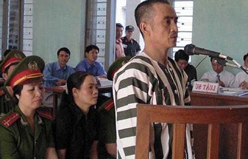 Đúng 8 năm sau, 9 thành viên trong gia đình dính đến “kỳ án vườn Điều” mới được minh oan, được bồi thường. Riêng ông Nén, với tội danh giết người - cướp tài sản của bà Bông phải chịu thêm 10 năm ngồi tù nữa mới được minh oan. Trong vụ án giết người - cướp tài sản của bà Bông, ông Nén bị kết án chung thân cho hai tội danh. Sau phiên sơ thẩm, ông Nén không có đơn kháng cáo nên bản án có hiệu lực.